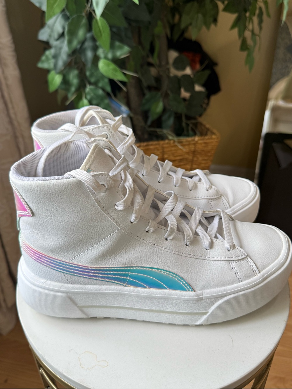 PUMA Kaia Mid Iridescent Platform Sneakers White Women’s Size 8.5